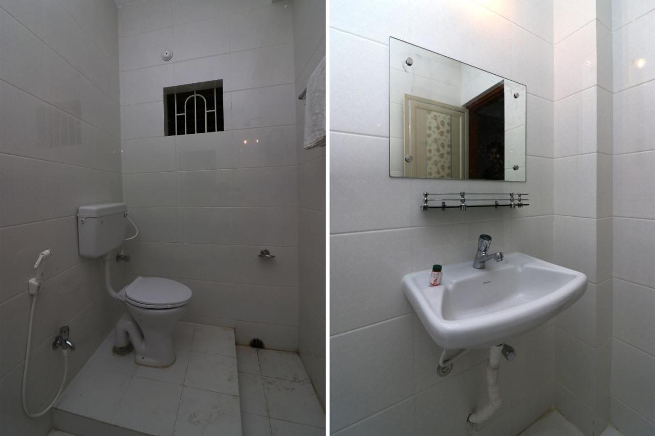 Oyo Hotel Ayush Palace Cuttack Bagian luar foto